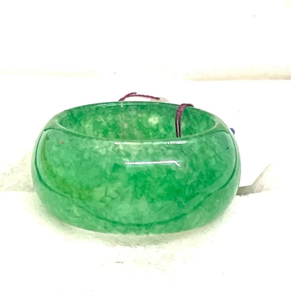 Vintage Emerald Green Jade Ring Sz 8.5